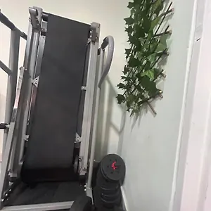 Familiar Cerca Al Aeropuerto Apartamento